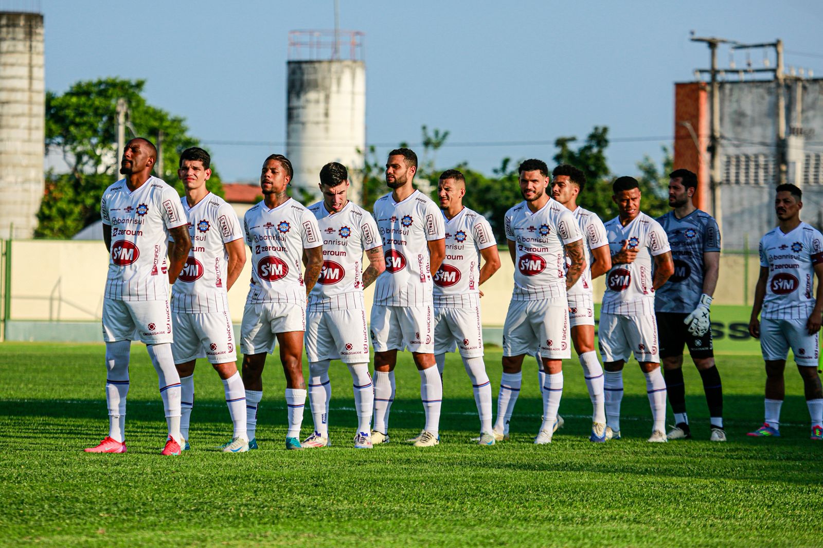 Caxias deve ter novidade no meio-campo contra o Londrina