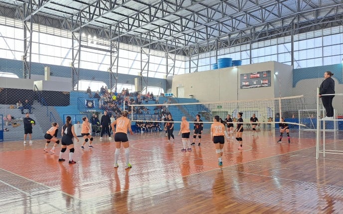 Campeonato Municipal de Vôlei agita o Ginásio de Garibaldi