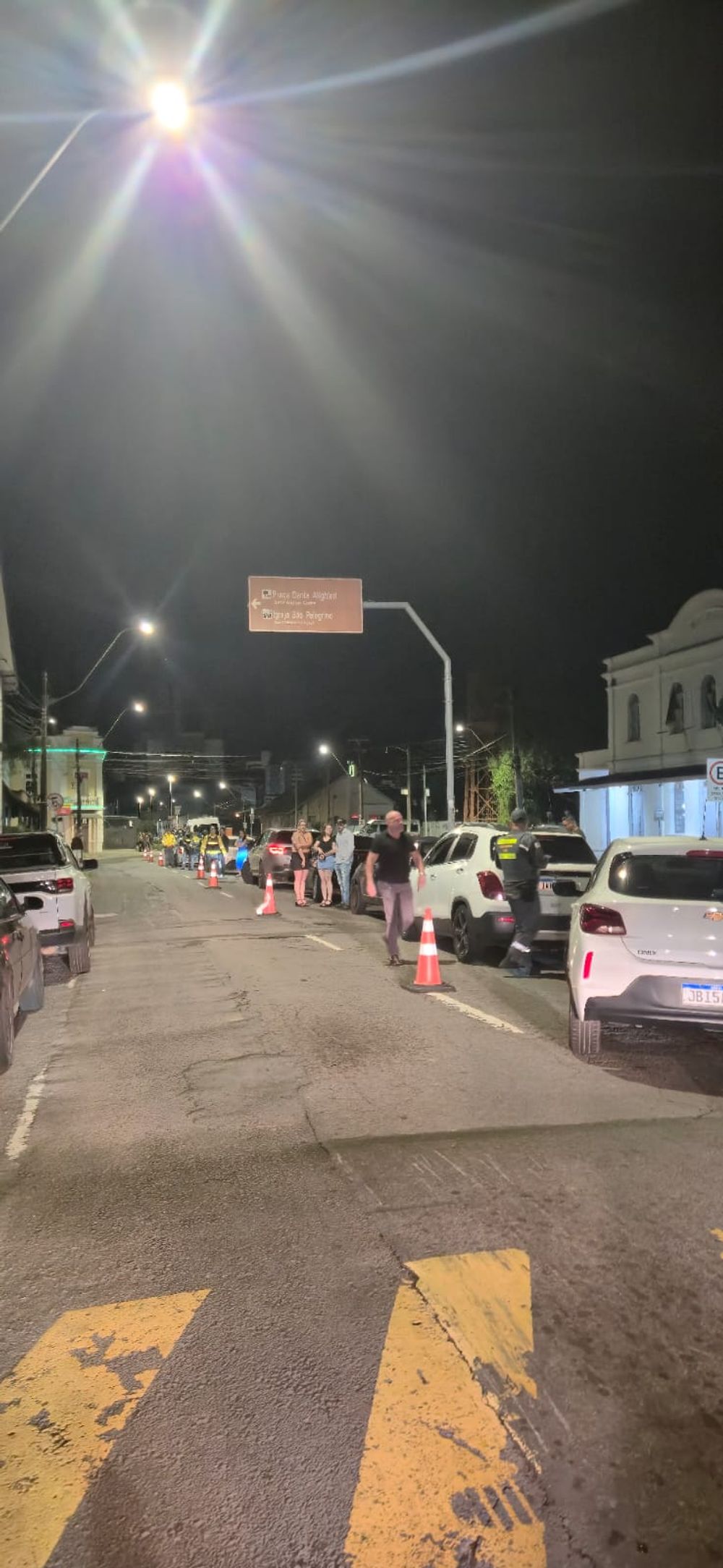 A operação foi realizada das 1h às 5h, na rua Dr. Augusto Pestana. (Foto: Divulgação Prefeitura de Caxias)