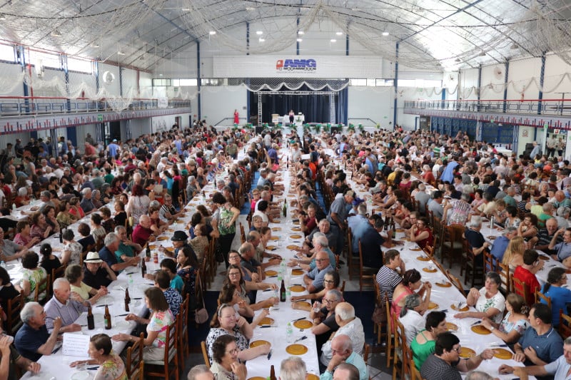Festa do Idoso em Garibaldi: Prepare-se para um dia de alegria, música e solidariedade!