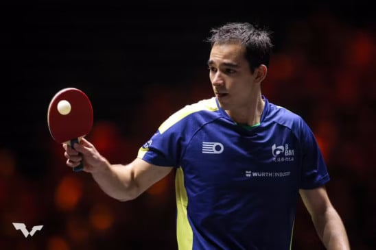 Brasileiro faz jogo duro com Xiang Peng, mas acabou derrotado por 4 a 3. (Foto: WTT)
