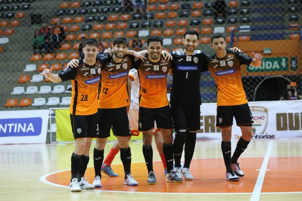 Barbosinha (2x), Juninho, Marcolla e Kayke foram os autores dos gols da partida. (Foto: Reprodução)
