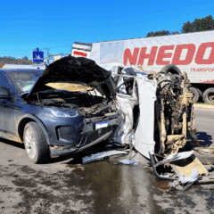 Homem morre em colisão entre carro e caminhão na BR-470, em Garibaldi