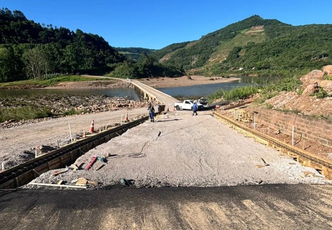 Trânsito de veículos pesados é liberado na ponte entre Bento Gonçalves e Cotiporã