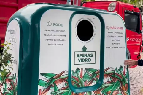 Contêiner do programa “Vidro vira Vidro” Contêiner do programa “Vidro vira Vidro”
