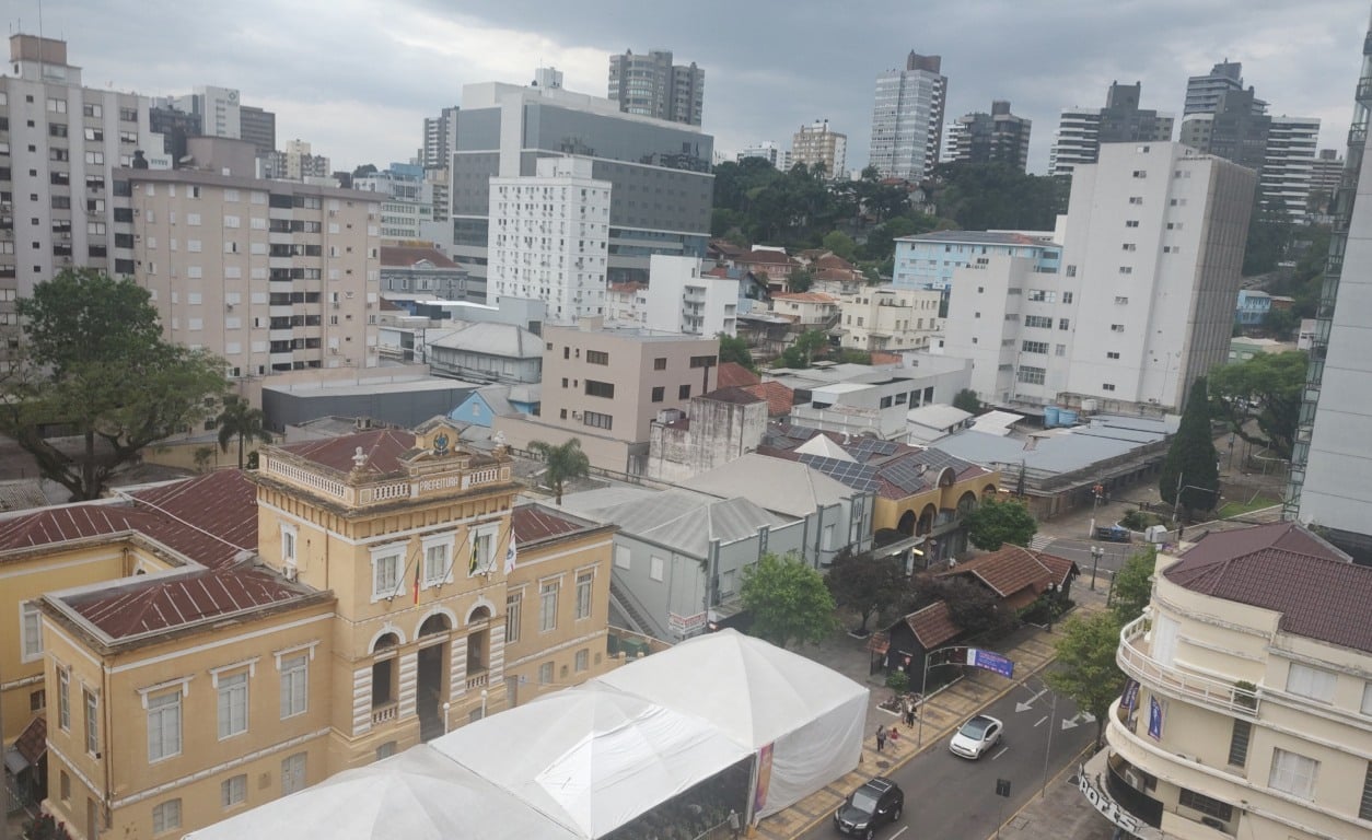 Serviços públicos de Bento Gonçalves terão atendimento restrito na segunda-feira (27)