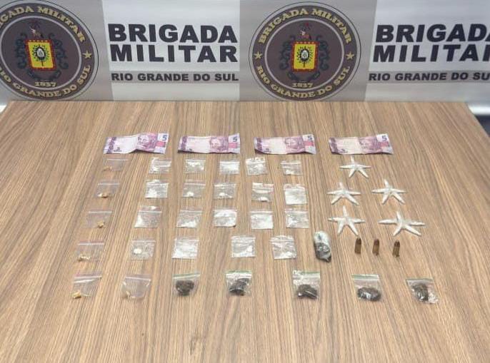 Adolescente é apreendido com 56 porções de drogas em Carlos Barbosa