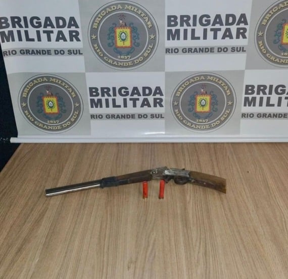 Um homem, de 42 anos, foi preso no bairro Aparecida, em Carlos Barbosa. (Foto: 3º Bpat)