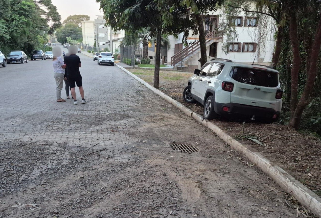 Bêbado ao volante: Homem atropela casal, tenta suborno com Pix de R$2 mil e é preso!