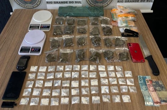 Adolescente é apreendido com drogas e bloqueador de GPS em Bento Gonçalves