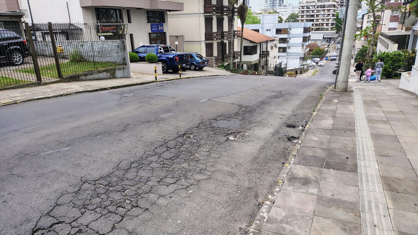 Secretaria de Obras inicia repavimentação na Rua Ramiro Barcelos, em Bento Gonçalves, nesta segunda (27)