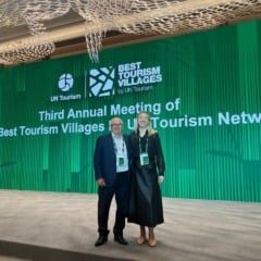 O prefeito Roberto José Dalle Molle e a secretária de Turismo Patrícia Schenkel representaram o município no evento.