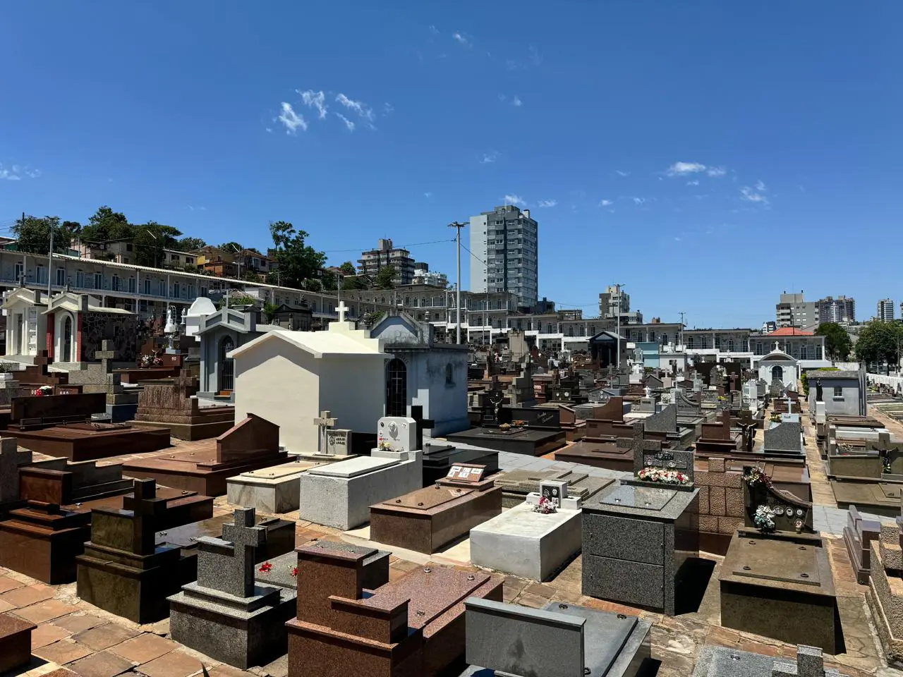 Bento Gonçalves define prazo para limpeza e reformas em túmulos antes do Dia de Finados