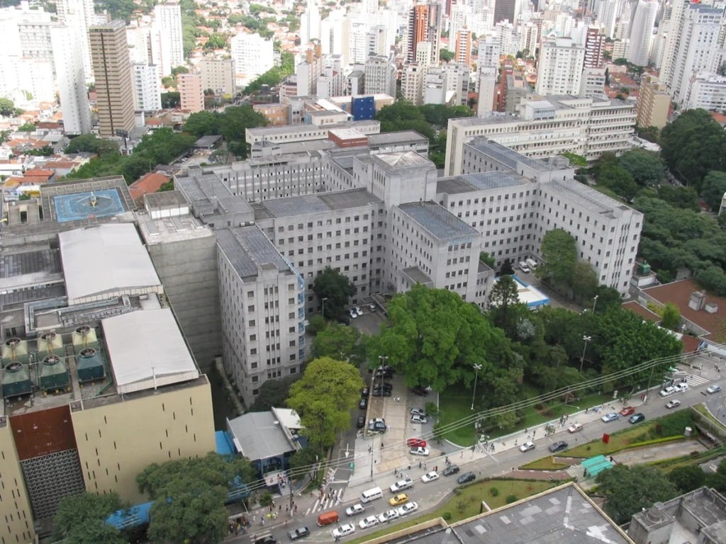 Criado a partir da necessidade de um hospital-escola moderno para a Faculdade de Medicina da USP, começou a ser planejado em 1915. (Foto: Reprodução)
