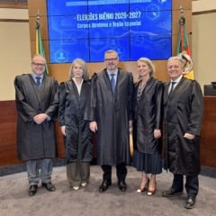 Des. Cláudio, Desa. Rosane, Presidente Eduardo Uhlein, Desa. Ana Paula e Des. Ricardo (Créditos: Eduardo Nichele/Divulgação)