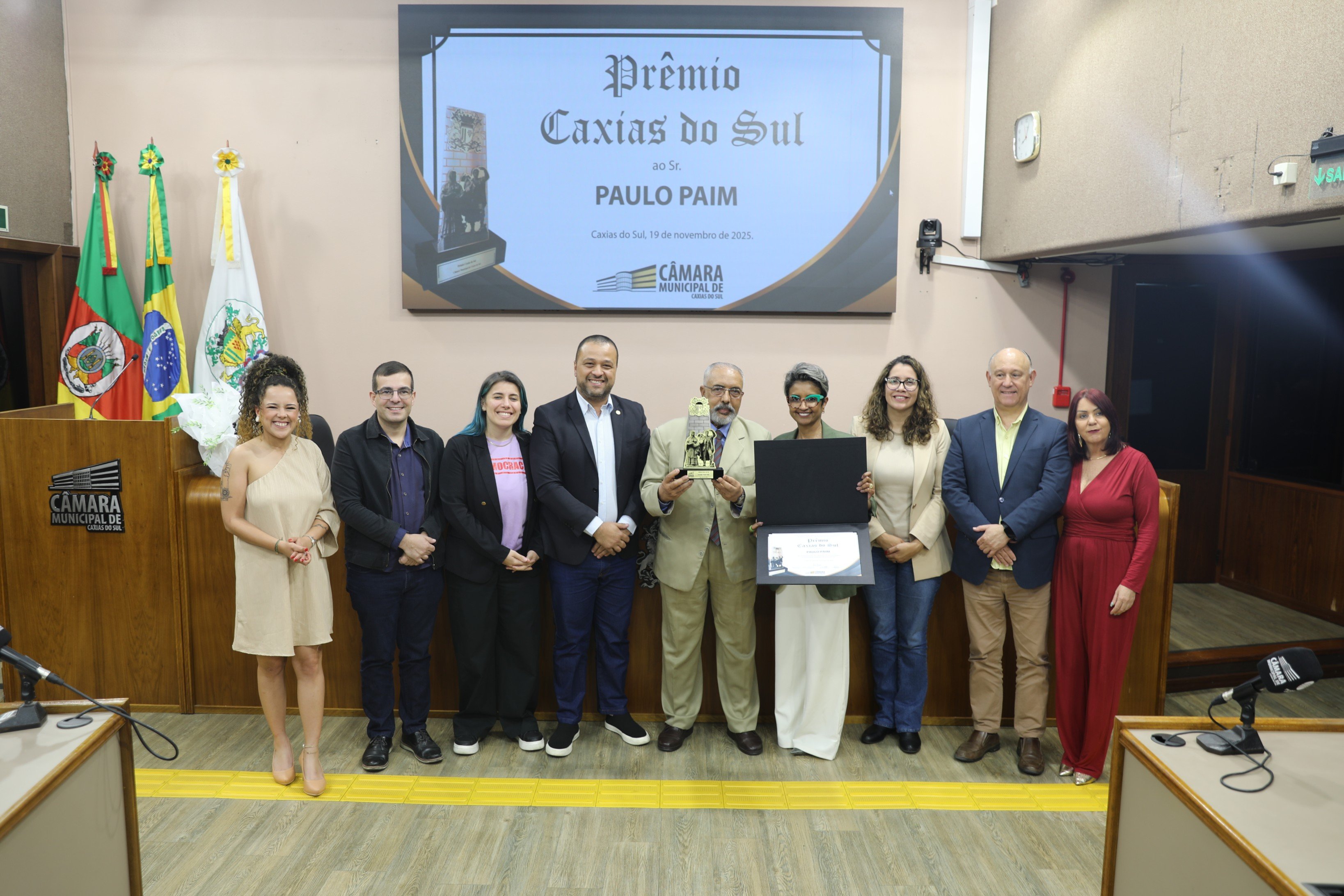 Senador Paulo Paim recebe Prêmio Caxias