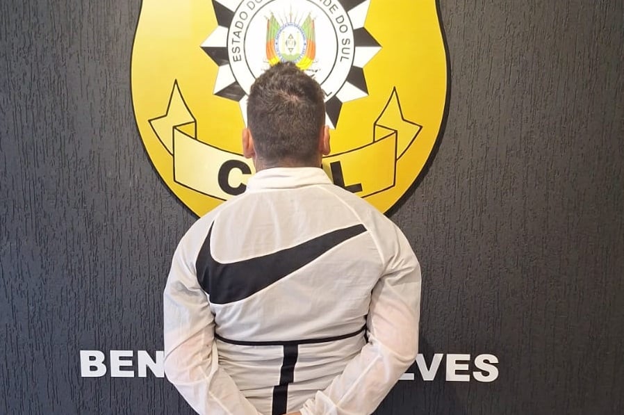 Homem é preso preventivamente por roubo a residência em Bento Gonçalves