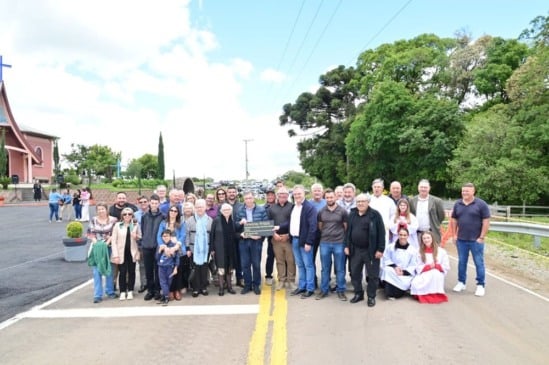 Estrada Firmínio Pietro Frizzo é inaugurada em Vila Oliva após investimento de R$ 25 milhões