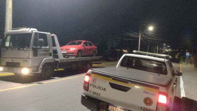 Dupla é presa pela Brigada Militar por tráfico de drogas em Carlos Barbosa