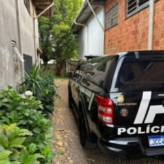 Ela estava em um apartamento nos fundos de um pavilhão industrial localizado às margens da ERS-324. (Foto: PC)