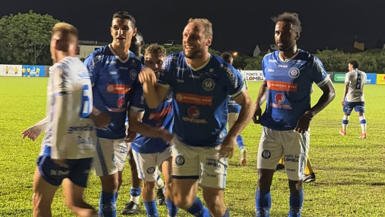 Zagueiro Micael marcou o gol da vitória no Cristo Rei | Foto: Marcy Dutra/Aimoré Zagueiro Micael marcou o gol da vitória no Cristo Rei | Foto: Marcy Dutra/Aimoré