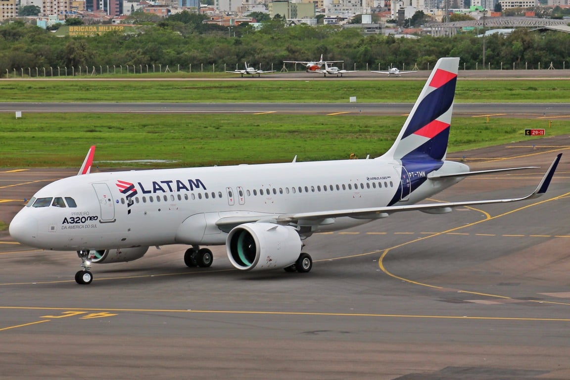 No Brasil, a Latam opera aviões desse modelo da Airbus, mas disse que não vai cancelar nenhum voo. (Foto: Divulgação) No Brasil, a Latam opera aviões desse modelo da Airbus, mas disse que não vai cancelar nenhum voo. (Foto: Divulgação)