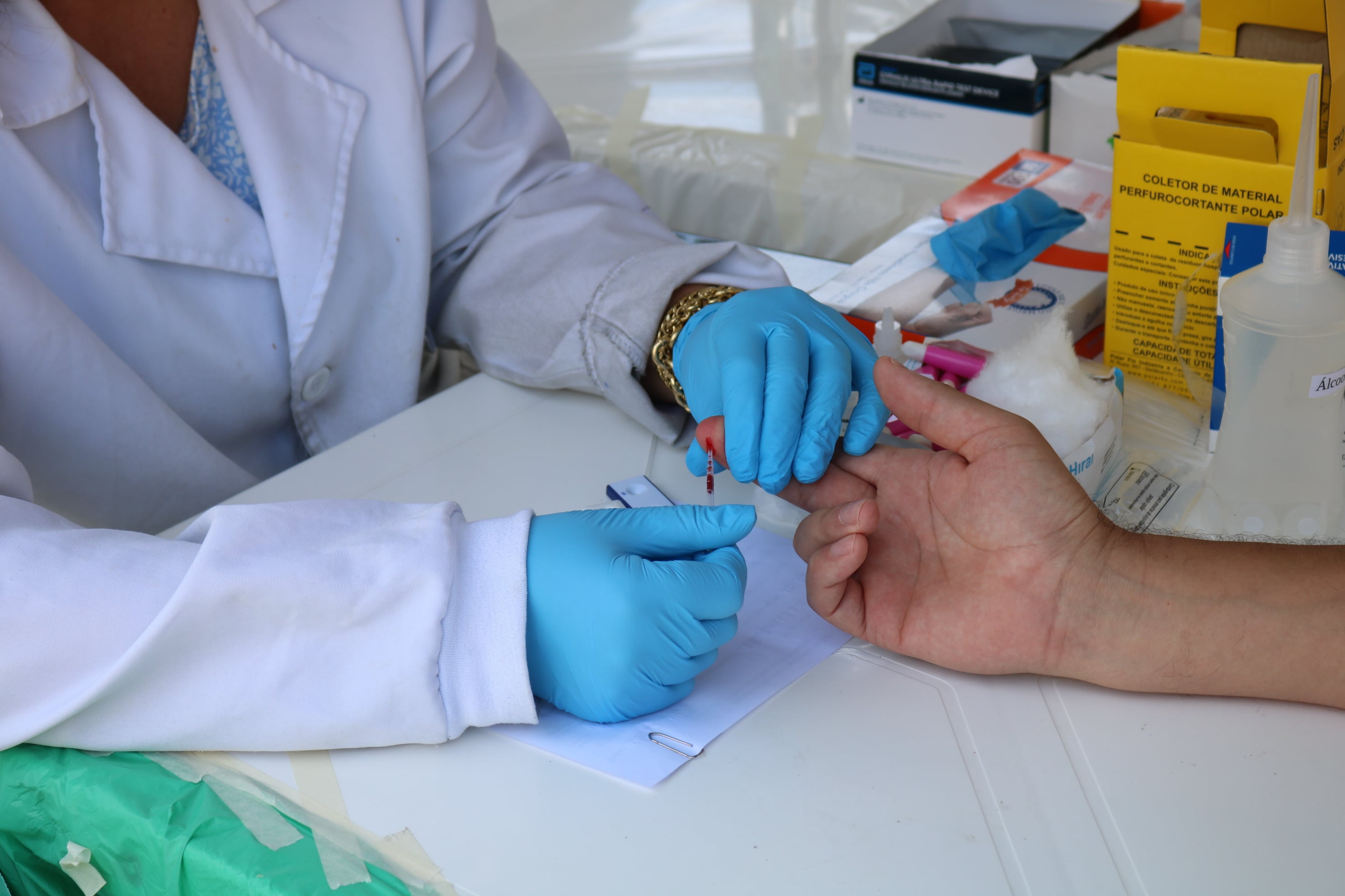 Caxias do Sul oferece testagem rápida para HIV, sífilis e hepatites em ação na Praça Dante Alighieri