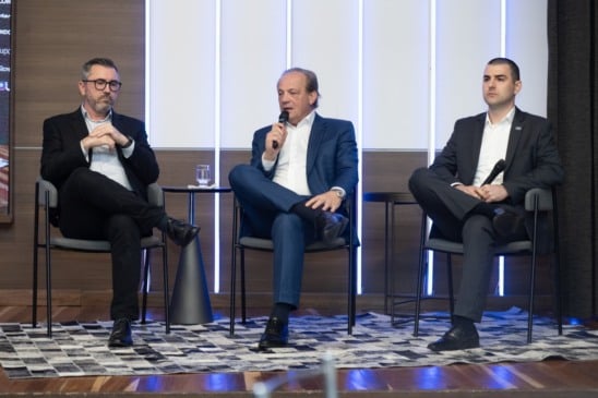 Foto: Antônio da Luz, Joarez Piccinini (centro) e Giovani Baggio (Crédito: Júlio Soares/Objetiva) 