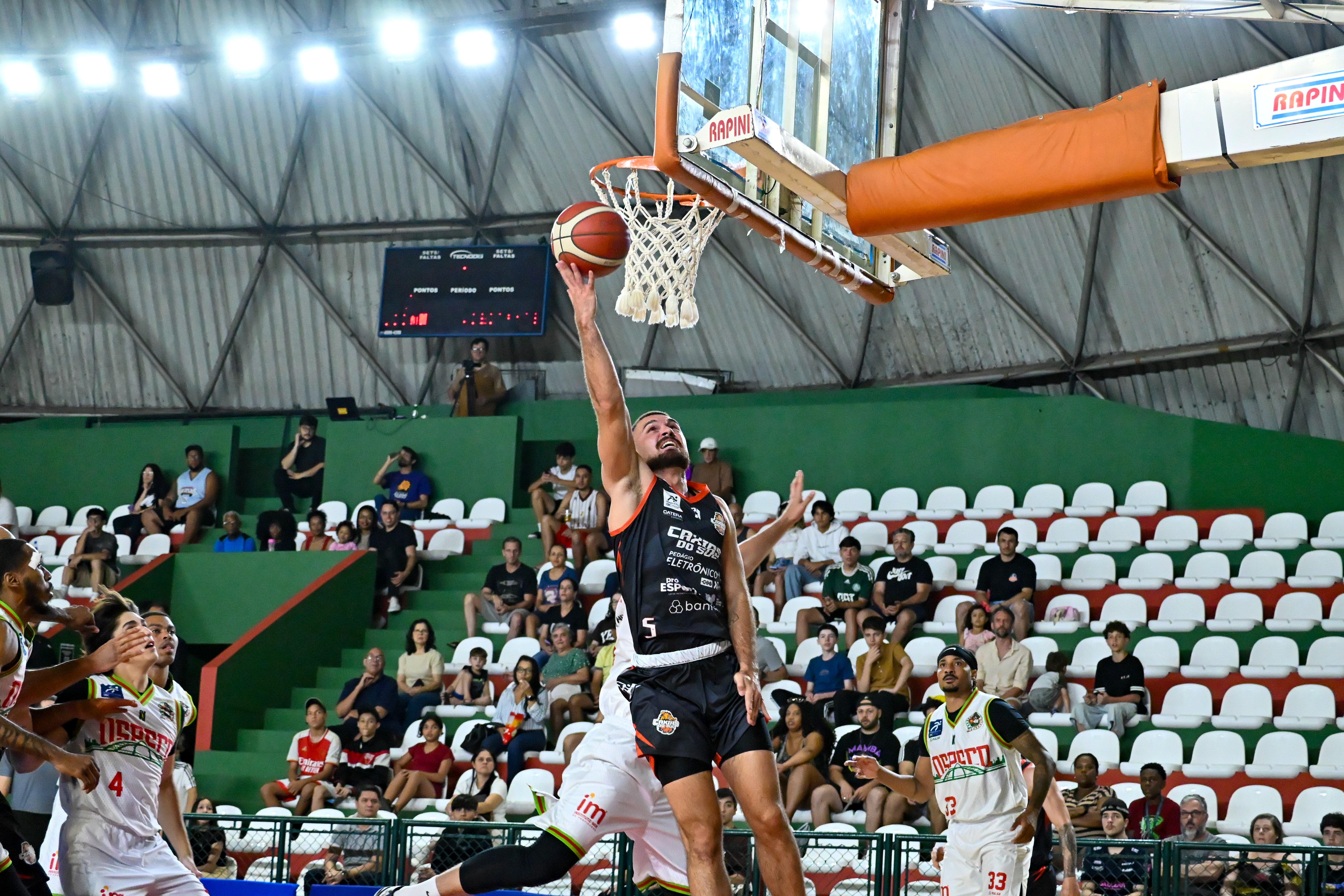 Caxias do Sul Basquete vence Basket Osasco fora de casa