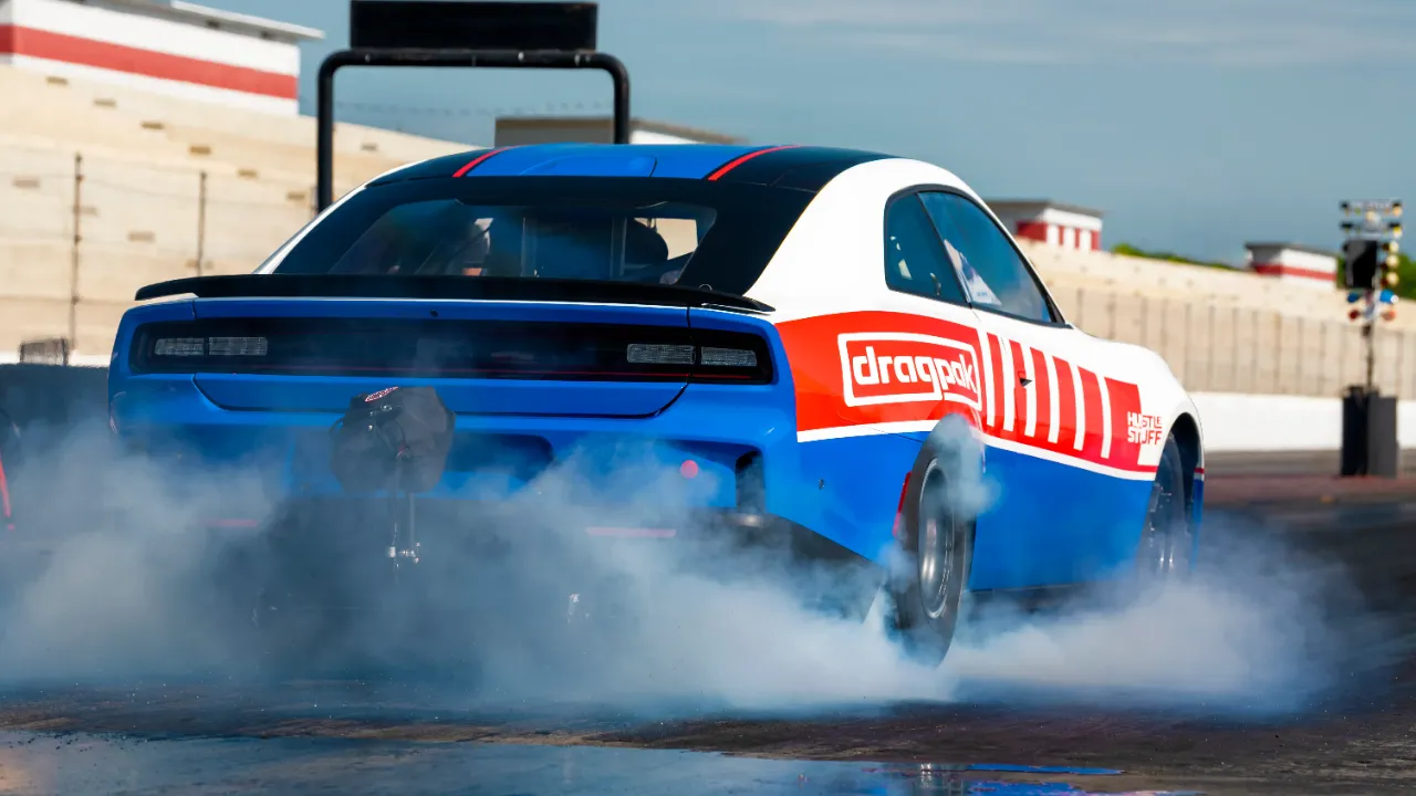 Dodge Charger Hustle Stuff Drag Pak - Foto: Divulgação