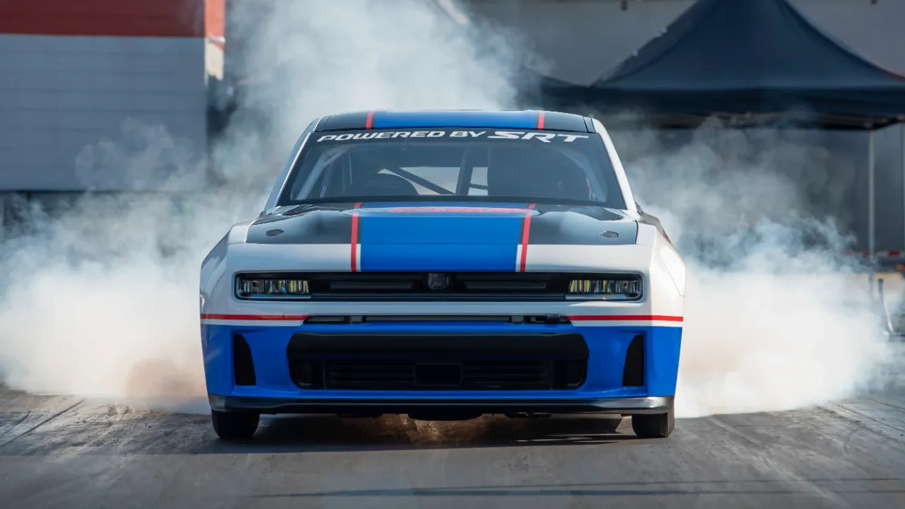 Dodge Charger Hustle Stuff Drag Pak - Foto: Divulgação
