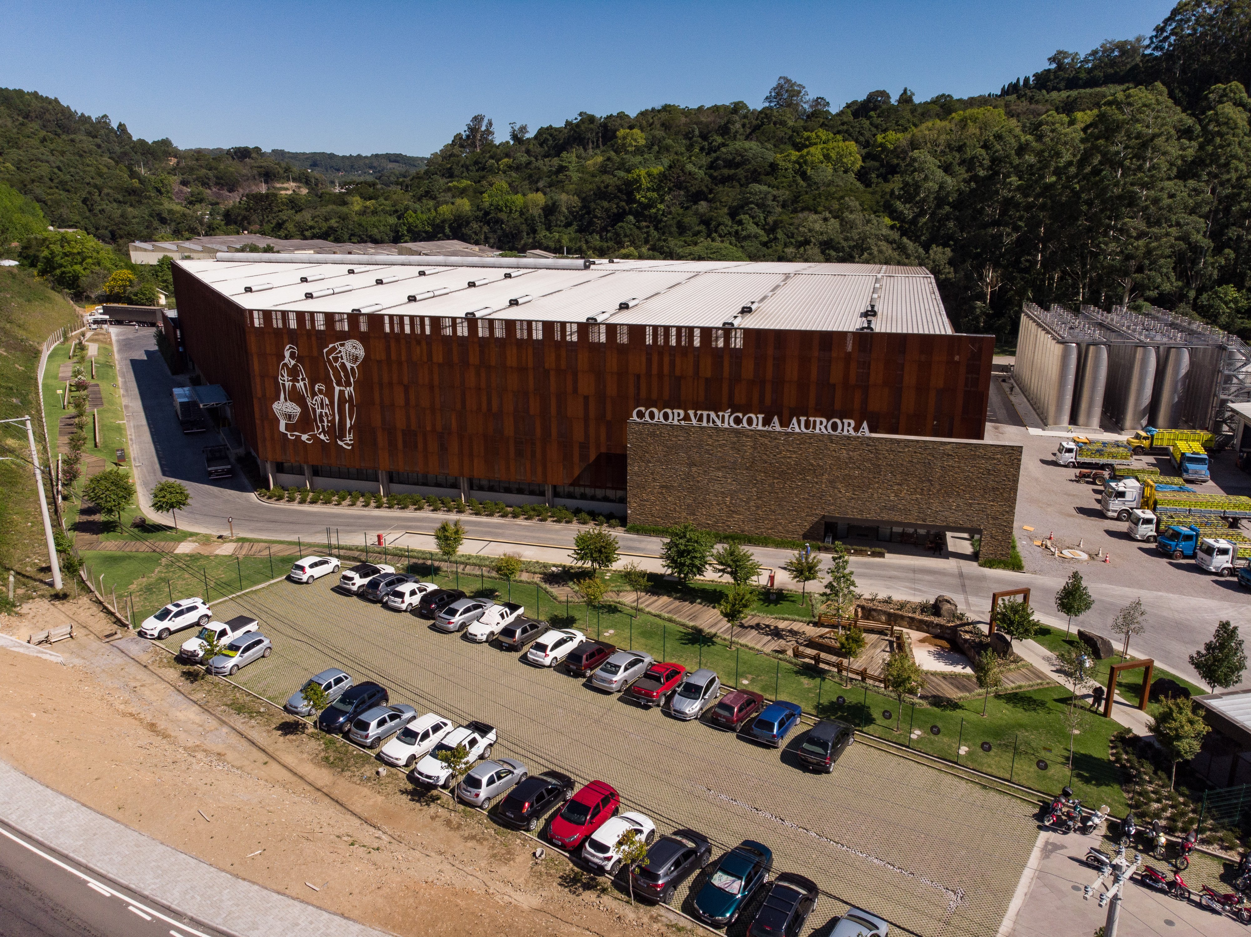 Vinícola de Bento Gonçalves abre 120 vagas temporárias para a safra 2026