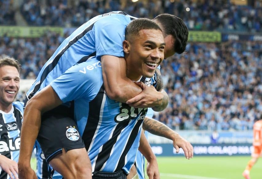 Grêmio bate o Vasco na Arena e volta a vencer após três jogos