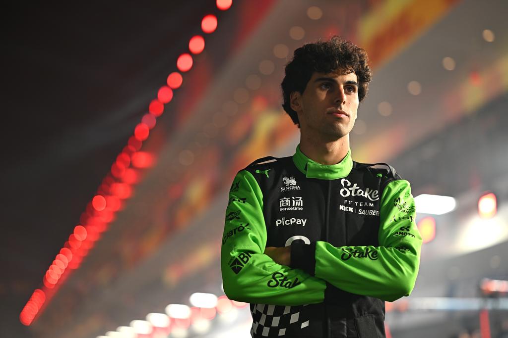 Bortoleto mira evolução na reta final da F1 após abandono no GP de Las Vegas