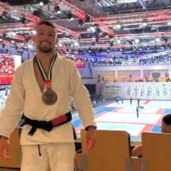 Fábio Nunes conquistou a medalha de bronze no Abu Dhabi World Masters Jiu-Jitsu Championship 2025.