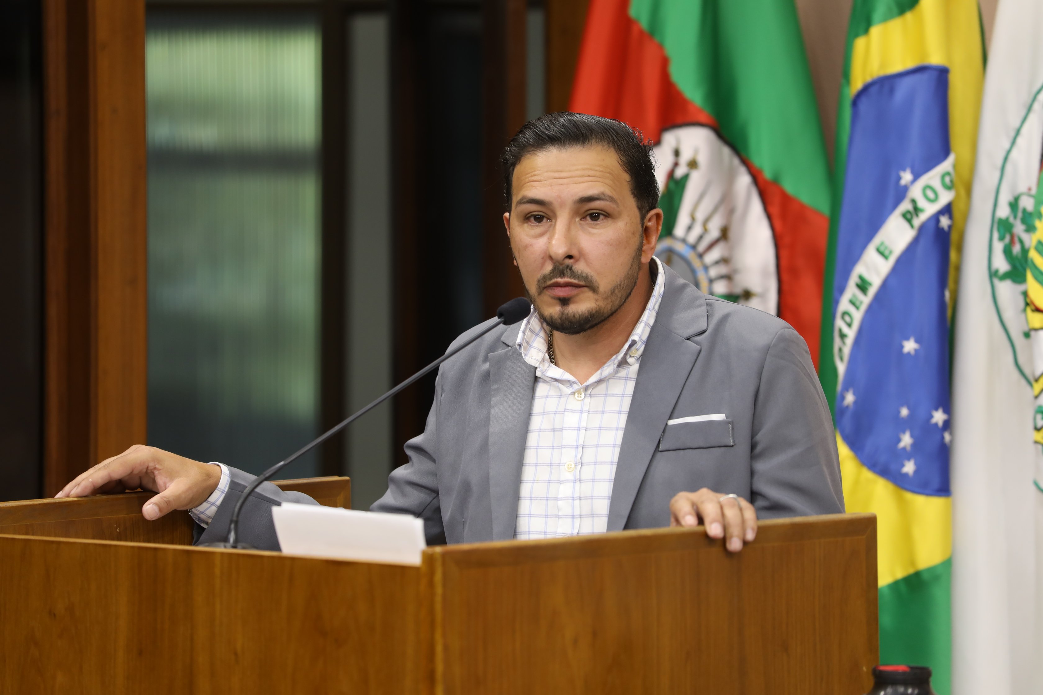 Frente que defende fim da escala 6×1 e redução da jornada de trabalho é aprovada em Caxias do Sul