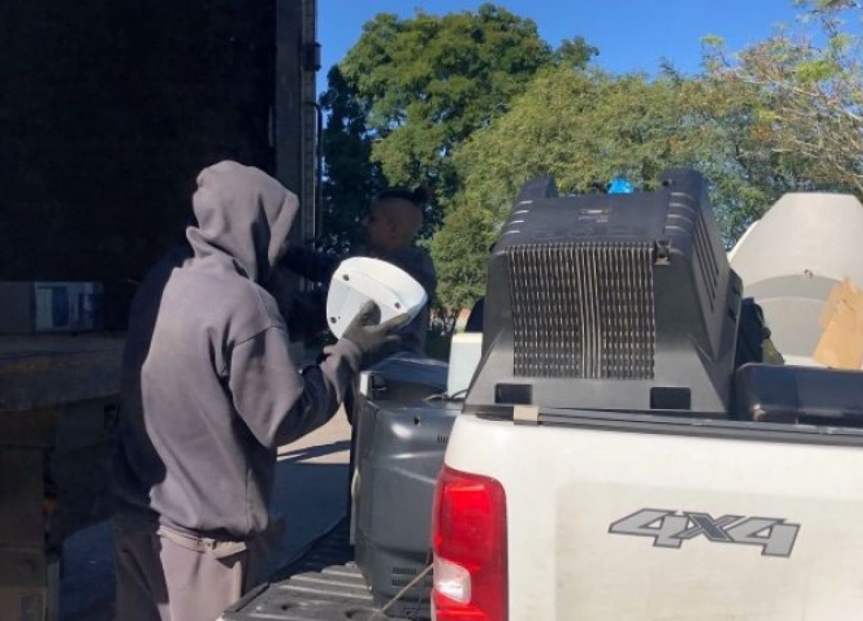 Garibaldi realiza Drive Thru para descarte correto de resíduos