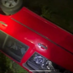 O condutor estava sozinho no veículo. (Foto: Reprodução)