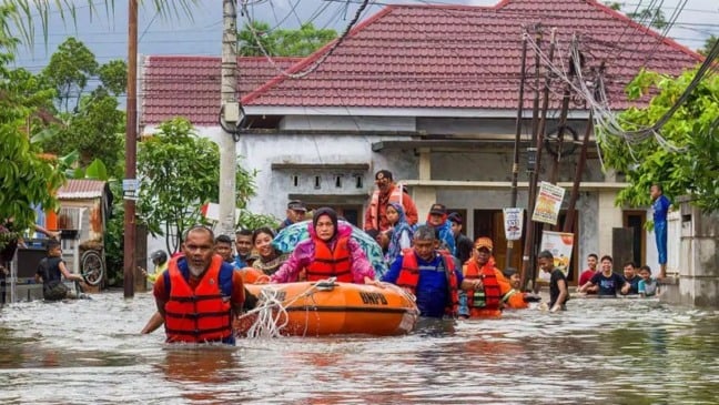 As operações de busca e salvamento seguem em curso na Indonésia, Tailândia, Malásia e Sri Lanka, com centenas de pessoas ainda desaparecidas. (Foto: Getty Images)