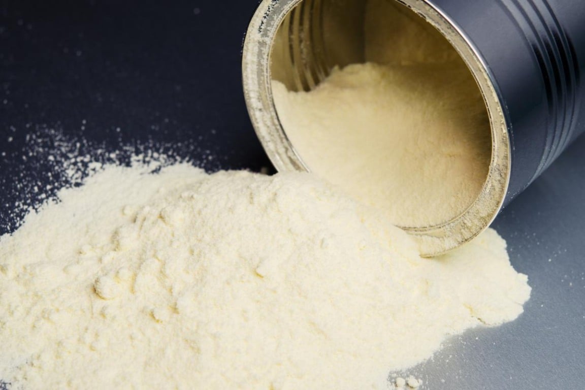 A reunião discutirá o Projeto de Lei 412/2025, que propõe proibir a reconstituição de leite em pó importado para comercialização. (Foto: Reprodução) A reunião discutirá o Projeto de Lei 412/2025, que propõe proibir a reconstituição de leite em pó importado para comercialização. (Foto: Reprodução)