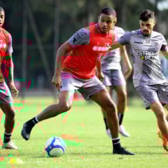 Zagueiro Joilson, que passou pela Ponte Preta, é um dos jogadores que interessam o grená - Foto: Marcos Ribolli/PontePress
