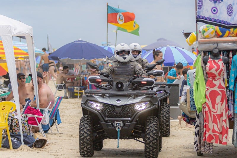 Mais de mil policiais militares vão reforçar a segurança no litoral do RS