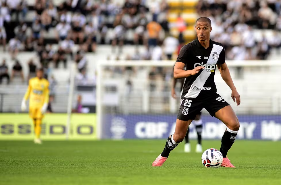 Caxias encaminha mais um reforço para o meio-campo