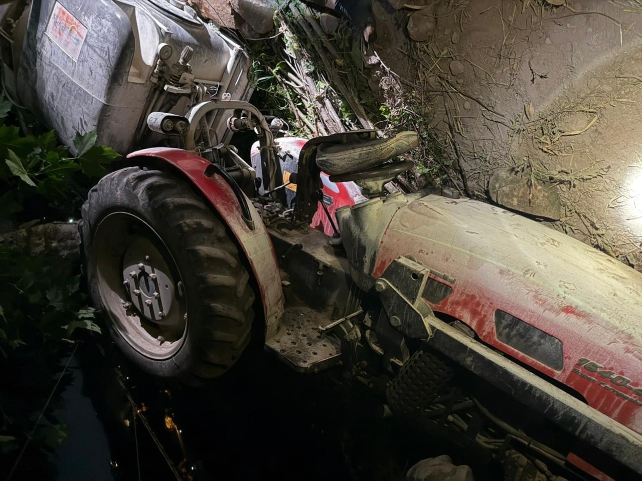 Agricultor morre após capotamento de trator no 15 da Graciema, entre Bento Gonçalves e Garibaldi