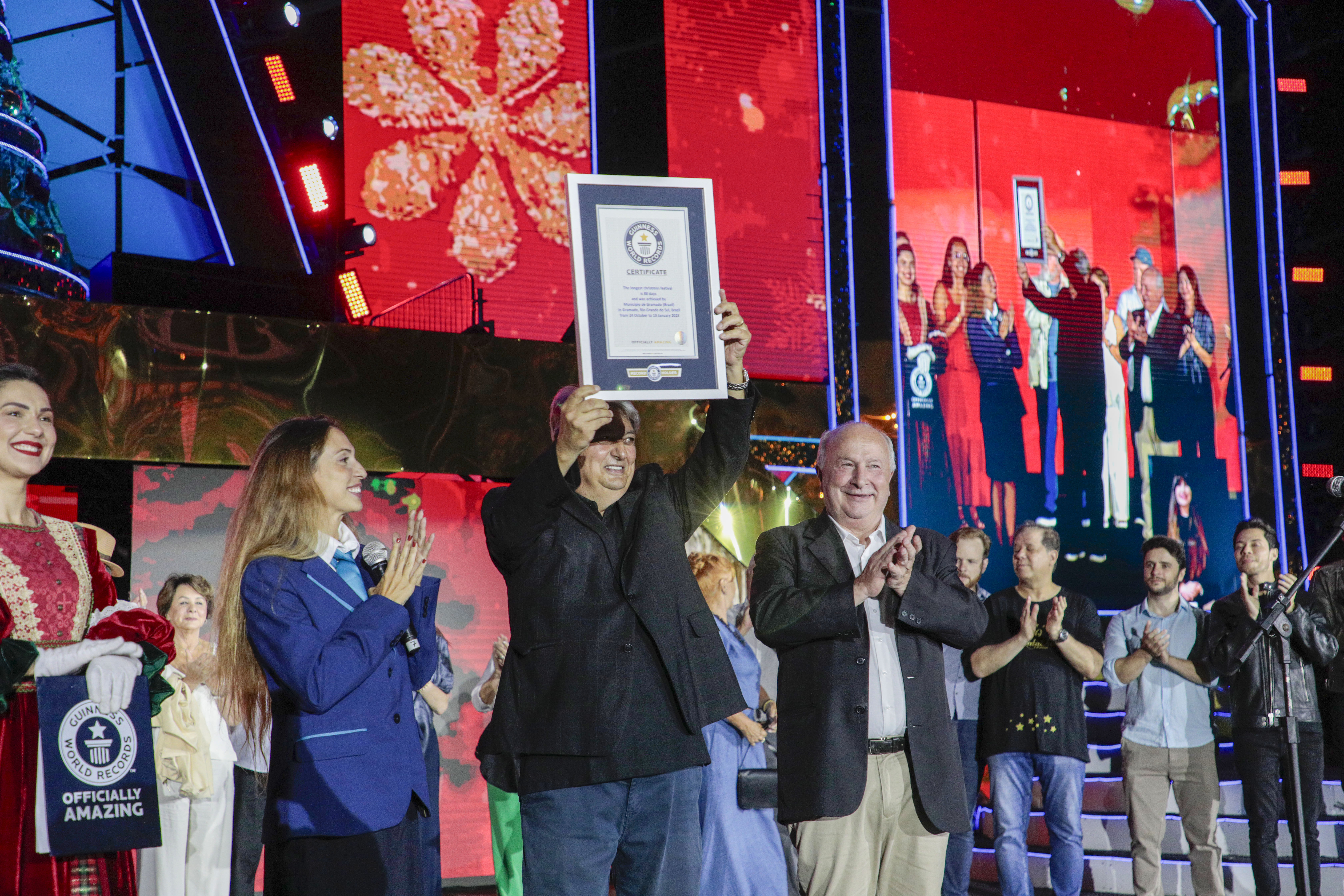 Natal Luz de Gramado entra para o “Livro dos Recordes” como o maior evento aberto de Natal do mundo