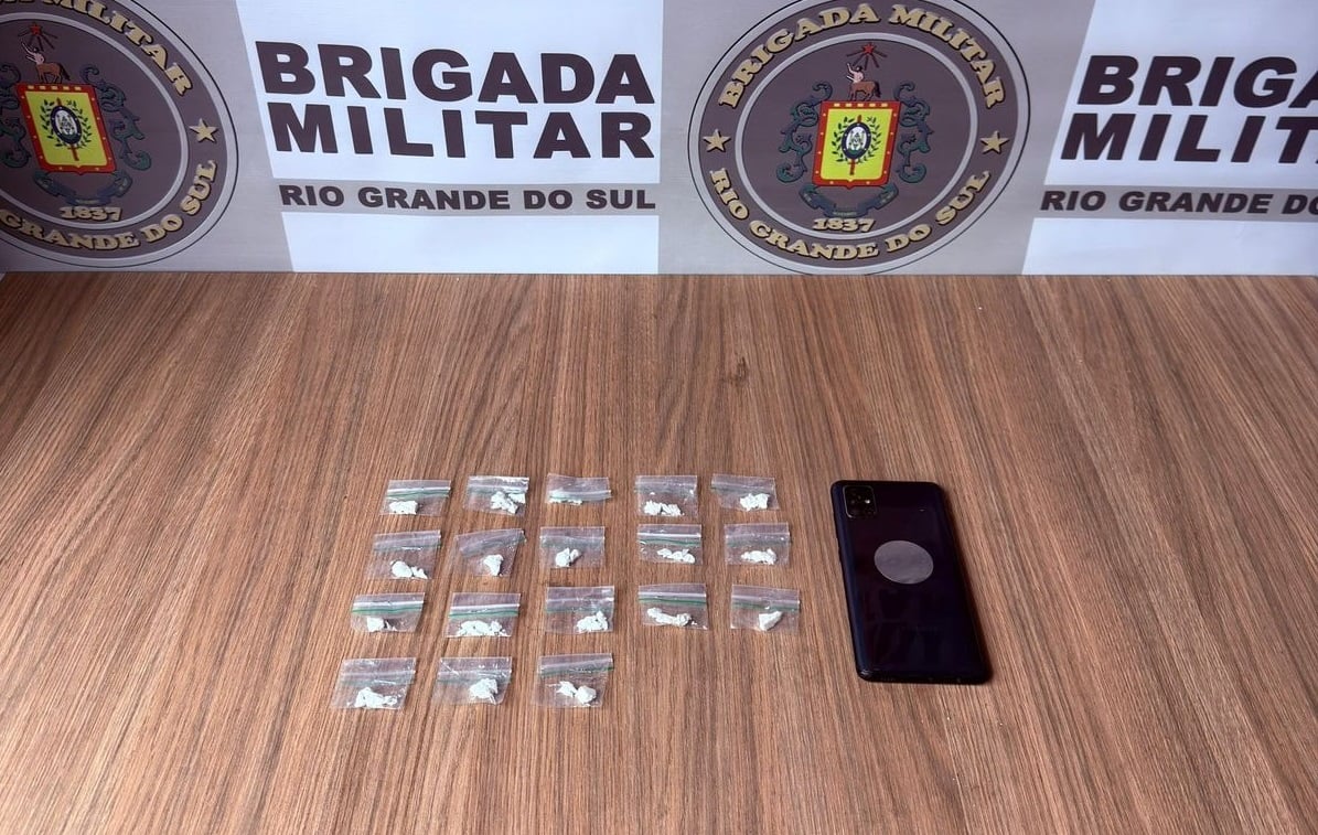 Dupla é presa por tráfico de drogas no bairro Fátima, em Bento Gonçalves