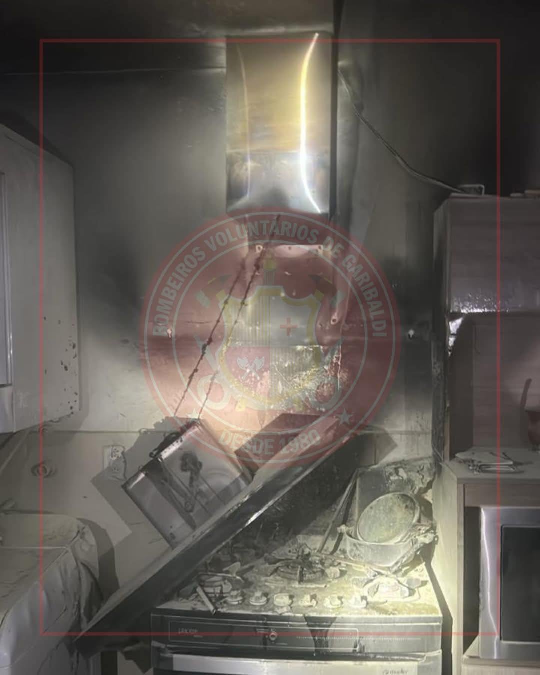 Moradores controlam princípio de incêndio em Garibaldi