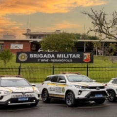 O rastreio levou a guarnição a uma residência na área central da cidade, onde o telefone foi localizado. (Foto: Divulgação)