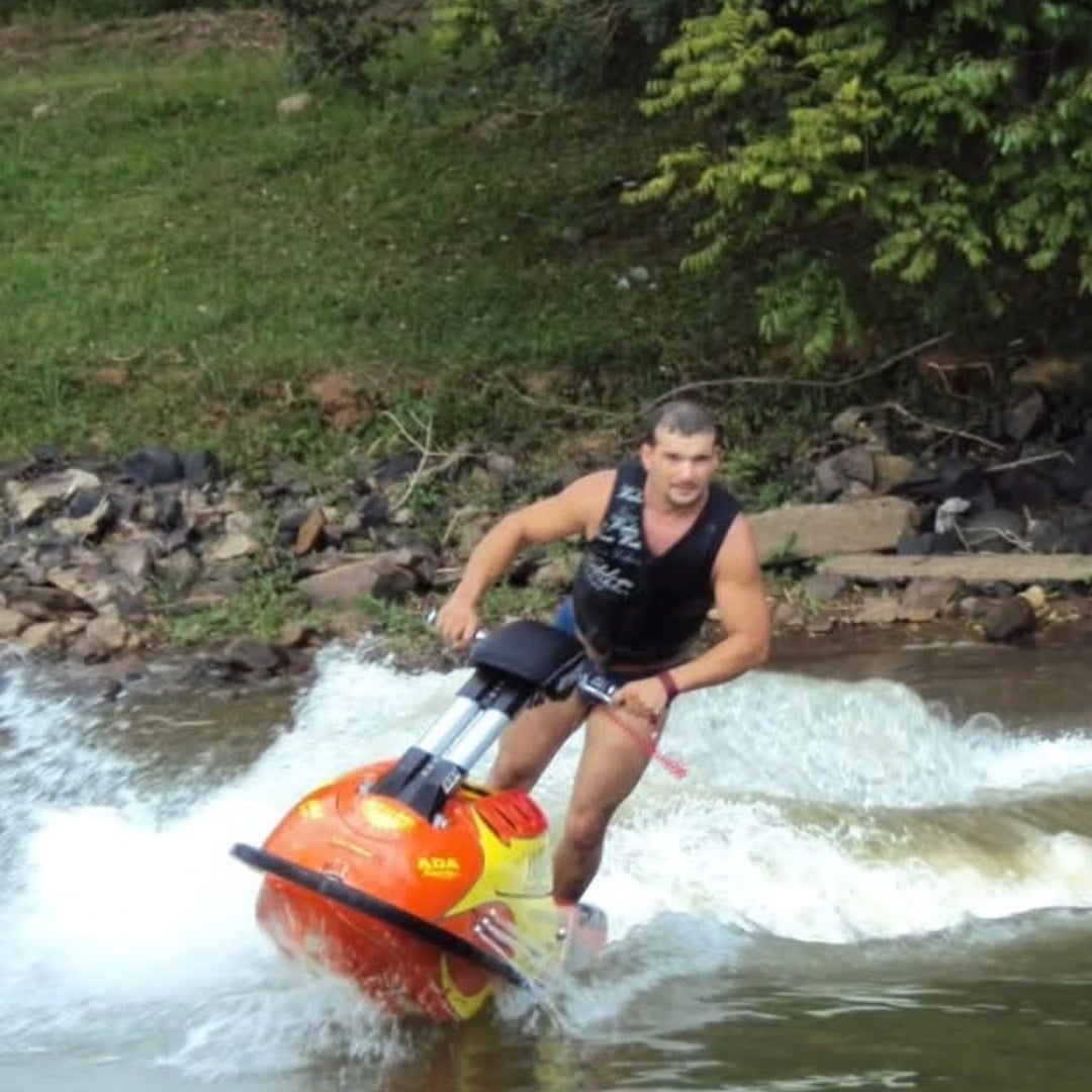 Acidente com moto aquática mata homem no Rio Taquari, em Encantado
