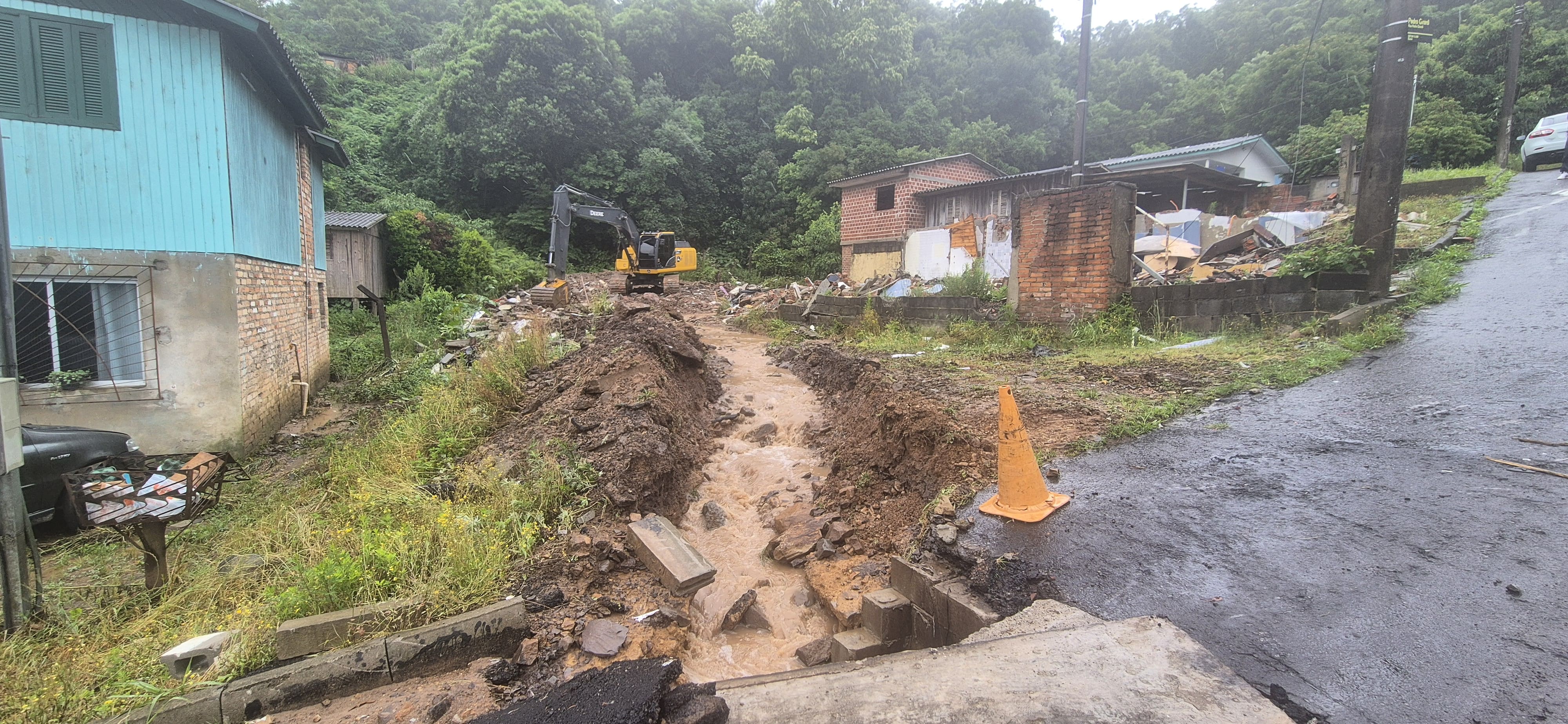 Ações emergenciais de drenagem evitam alagamentos em Caxias do Sul